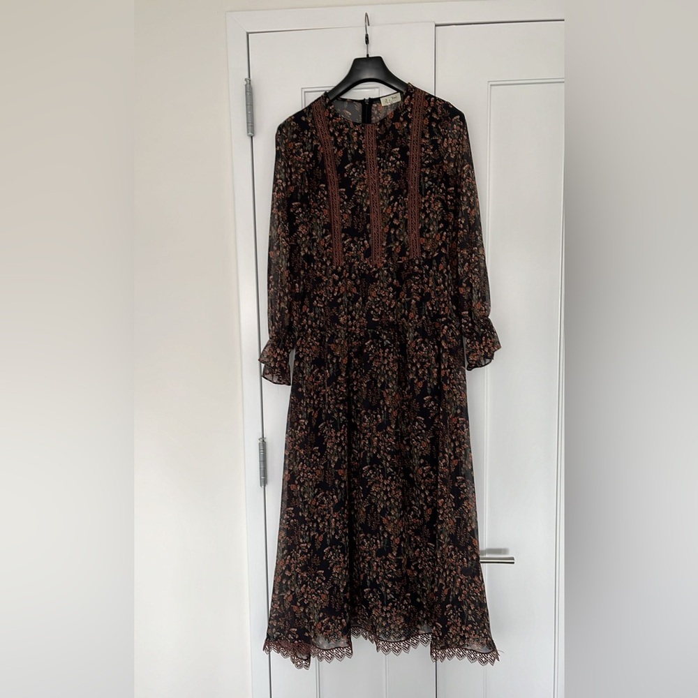 Stunning brown dress